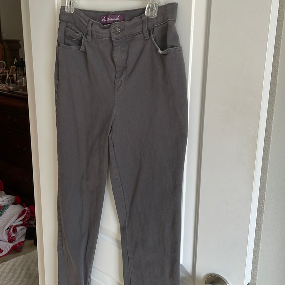Gloria Vanderbilt Amanda jeans, new, never worn ,too small